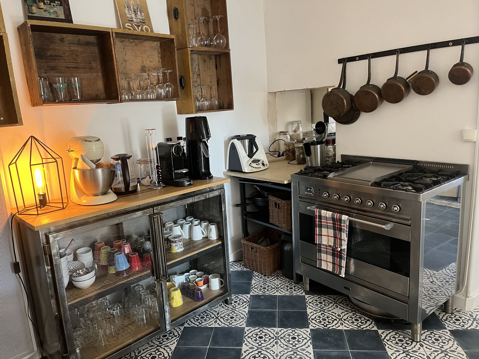 La cuisine et son piano de cuisson